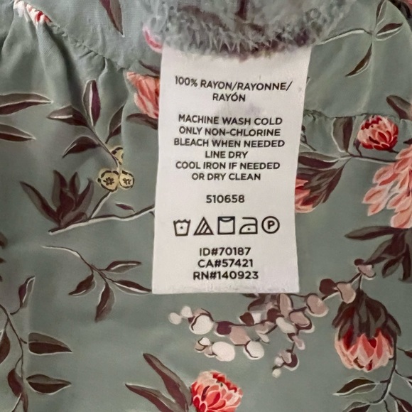 LOFT Women’s Blue Floral Tie Blouse - Picture 5 of 6